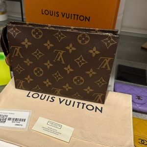 Monogram Toiletry 19 Pouch🤎